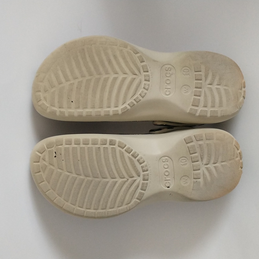 CROCS Platform Animal Print Comfort Clogs - Picture 11 of 12